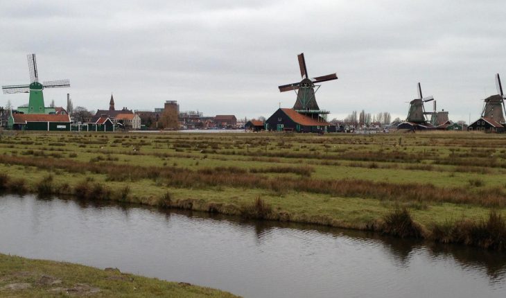 This is the Zaanse schans. It is very very very Dutch